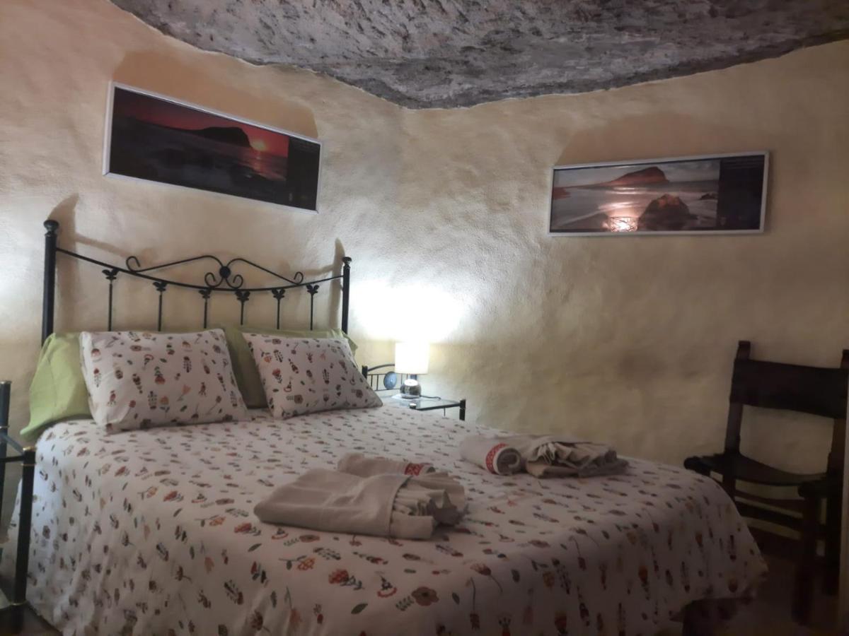 Cueva Sasha Guest House San Miguel de Abona Luaran gambar